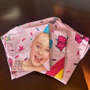BUNDLE 4/$12💥 
JoJo Siwa Full Size Sheet Set
